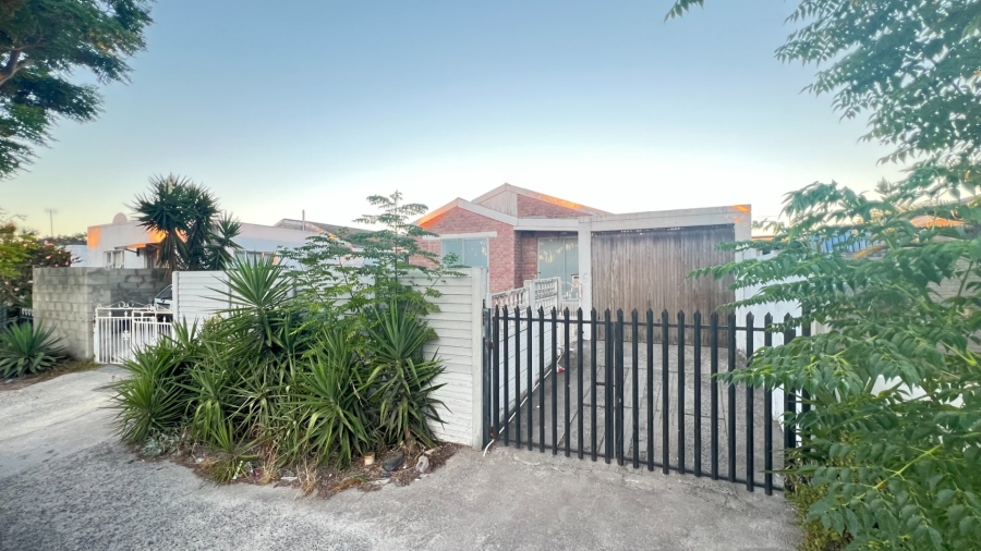 4 Bedroom Property for Sale in Robinvale Western Cape